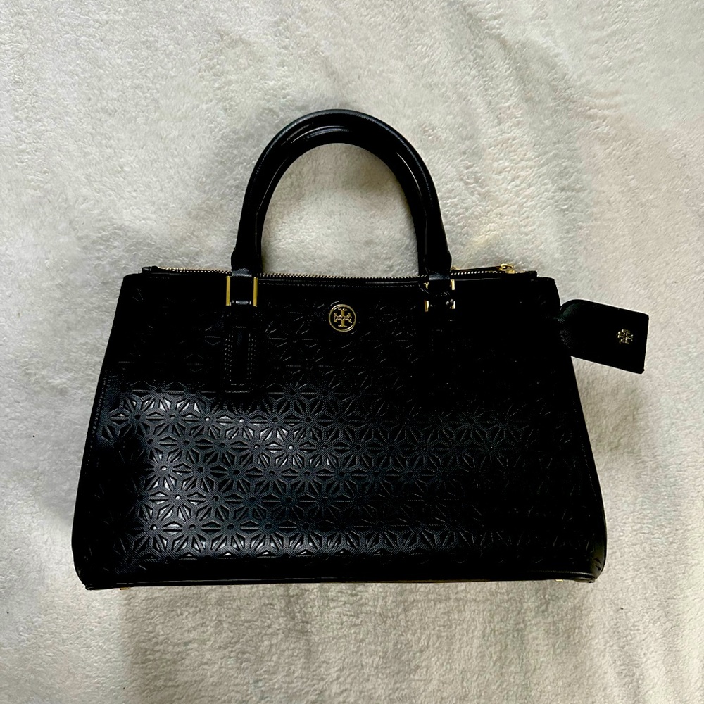 Tory Burch black leather bag with shoulder strap and gold accents